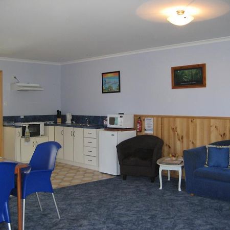 Anchor Down Cottages Strahan Extérieur photo